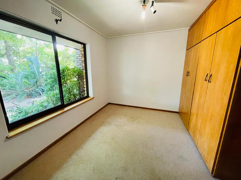 6 Bedroom Property for Sale in Panorama Western Cape